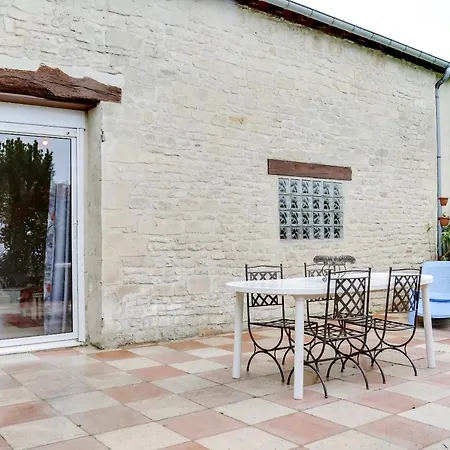 Apartman Isida, Maison Spacieuse Avec Terrasse Et Stationnement *